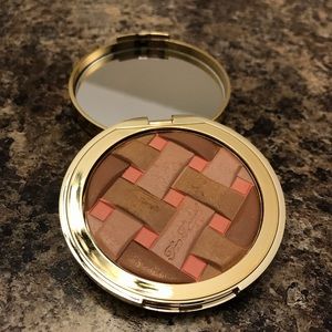 Too Faced Makeup - Too Faced Sweetie Pie Matte Bronzer Too Faced Makeup - Too Faced Sweetie Pie Matte Bronzer
